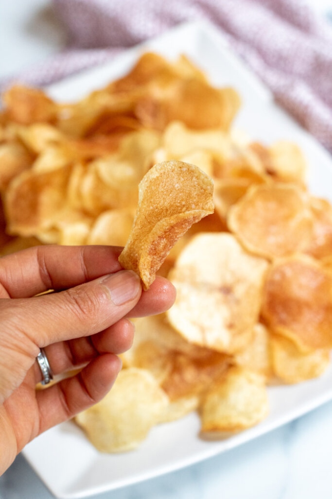 Crunchy And Savory: Easy Homemade Potato Chips Recipe For Snack Lovers!