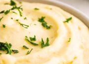 Whip Up The Best Thick And Creamy Mashed Potatoes With This Easy Recipe