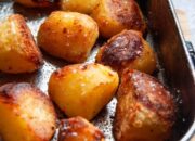 Get Ready To Crunch: The Ultimate Guide To Making The Crispiest Roast Potatoes Ever!