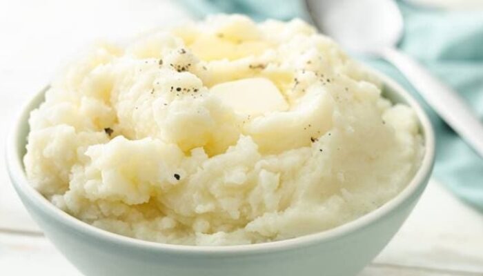 Easy Peasy Mashed Potatoes: A Step-by-Step Guide To Perfecting The Creamiest Spuds