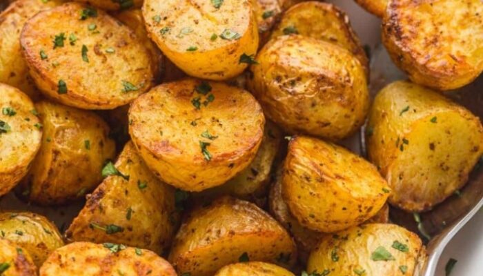 Crispy Perfection: Air Fryer Roasted Potatoes Recipe