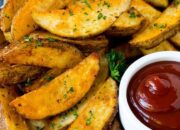 Golden Crispy Perfection: Easy Oven-Baked Potato Wedges Recipe