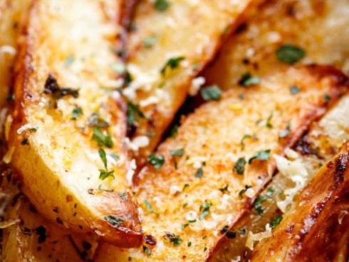 Niche Utama 2 Crispy Garlic Baked Potato Wedges