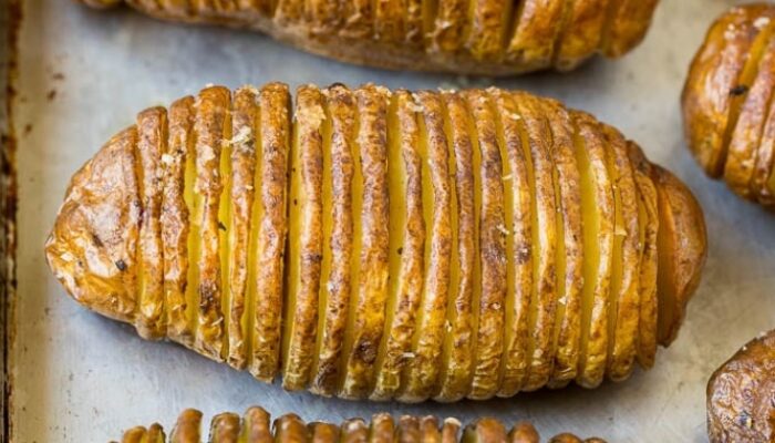 Crispy Perfection: Easy Oven-Baked Sliced Potatoes Recipe