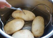 Quick & Easy: Pressure Cooker Potato Perfection In Minutes!