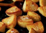 Crispy Perfection: Master The Art Of Making Roast Potatoes At Home